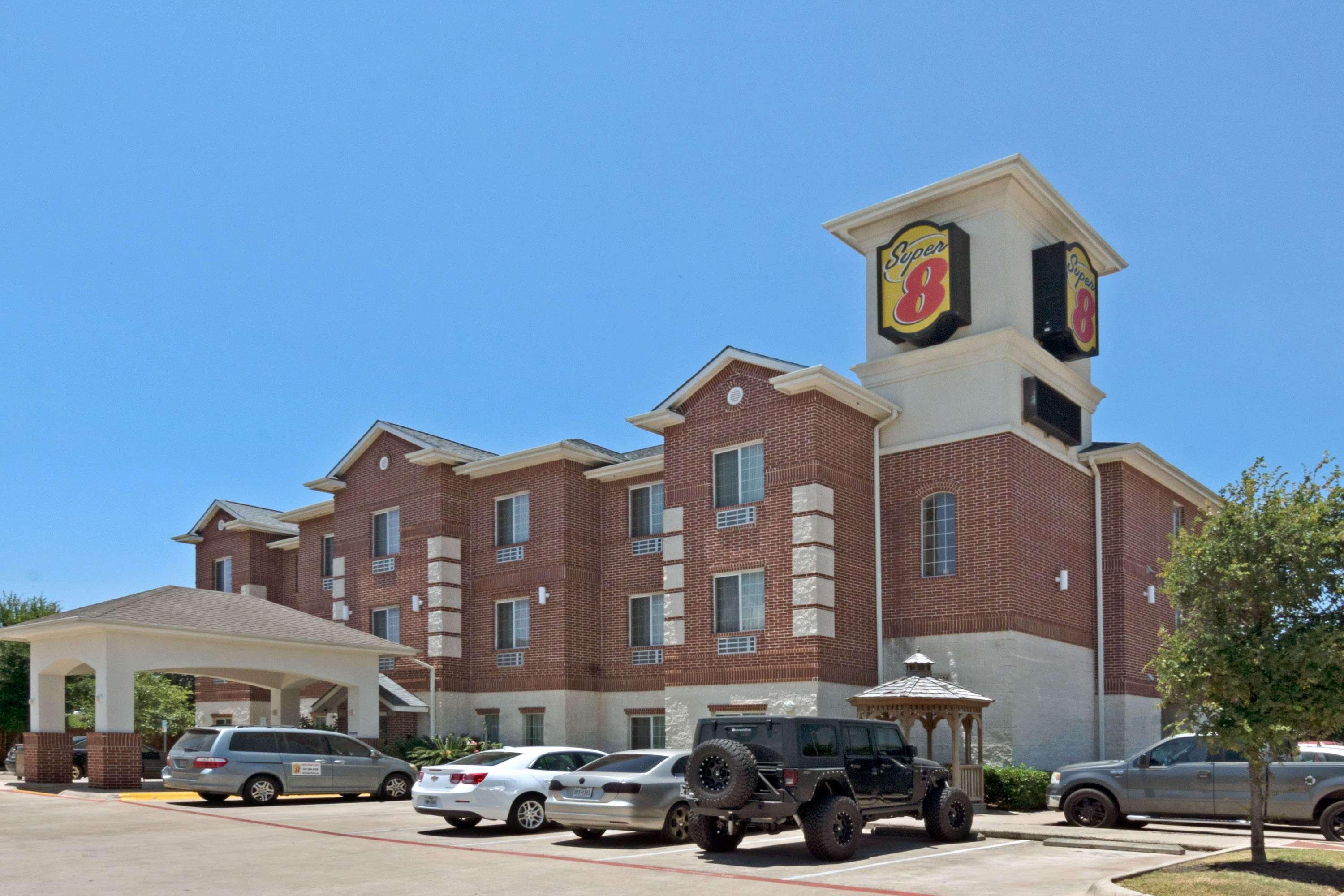 Super 8 By Wyndham Austin/Airport South Hotel Exterior foto